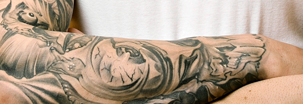 Grad Damen laat tatoeage verwijderen