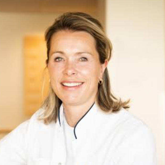  Martine  Wassen